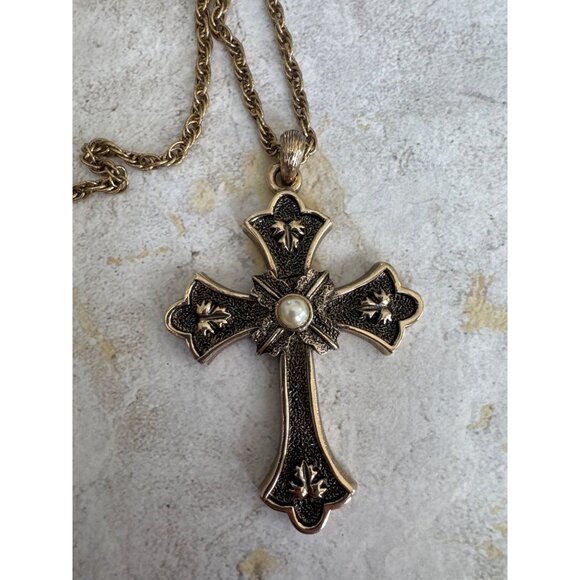 Vintage Sarah Coventry Limited Edition 1975 Large Cross Necklace - Picture 2 of 6